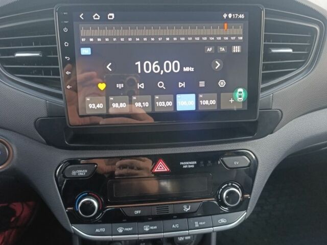 Черный Хендай Ioniq, объемом двигателя 0 л и пробегом 91 тыс. км за 13100 $, фото 7 на Automoto.ua