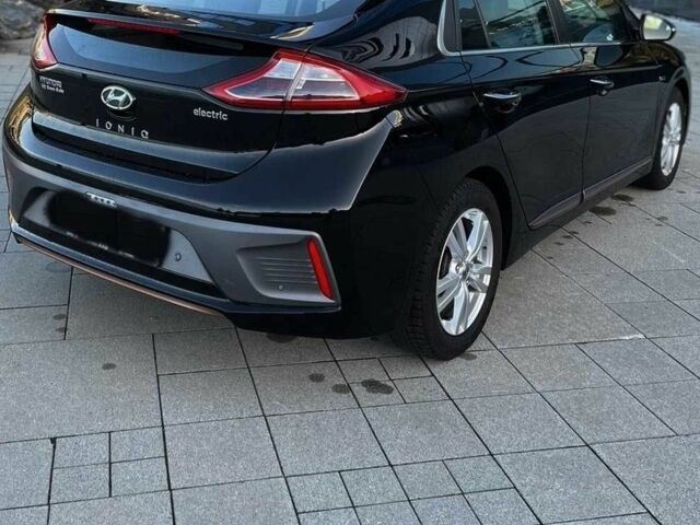 Чорний Хендай Ioniq, об'ємом двигуна 0 л та пробігом 45 тис. км за 17300 $, фото 3 на Automoto.ua