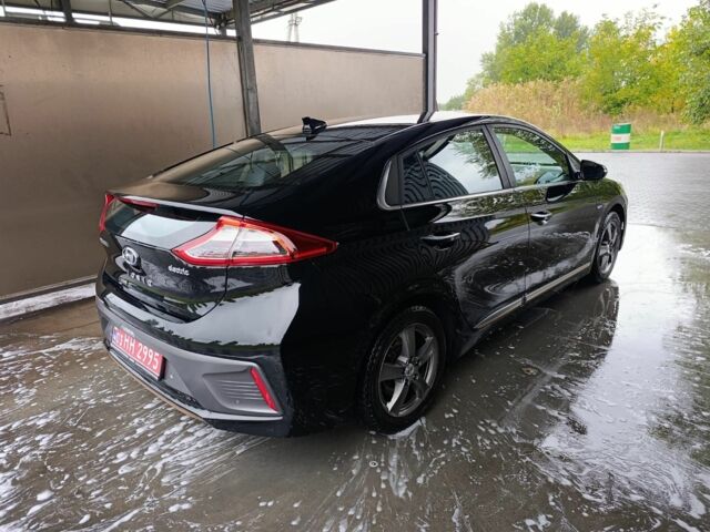 Черный Хендай Ioniq, объемом двигателя 0 л и пробегом 91 тыс. км за 13100 $, фото 3 на Automoto.ua