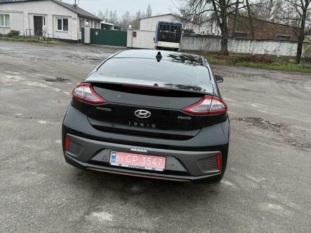 Чорний Хендай Ioniq, об'ємом двигуна 0 л та пробігом 141 тис. км за 11400 $, фото 2 на Automoto.ua