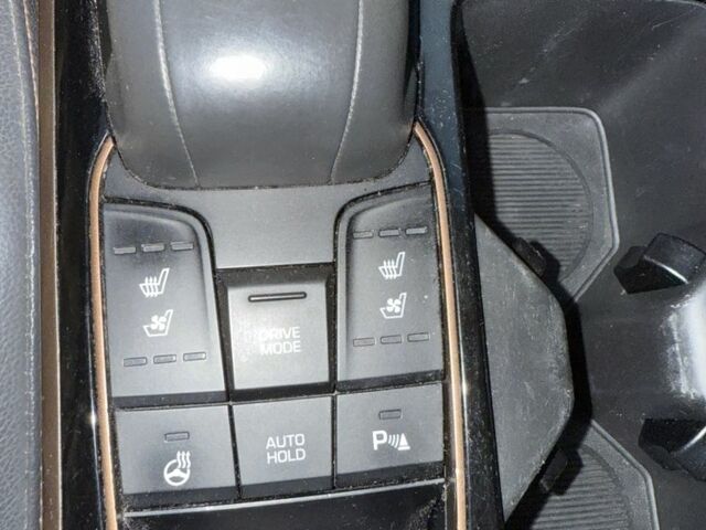 Чорний Хендай Ioniq, об'ємом двигуна 0 л та пробігом 141 тис. км за 11400 $, фото 5 на Automoto.ua