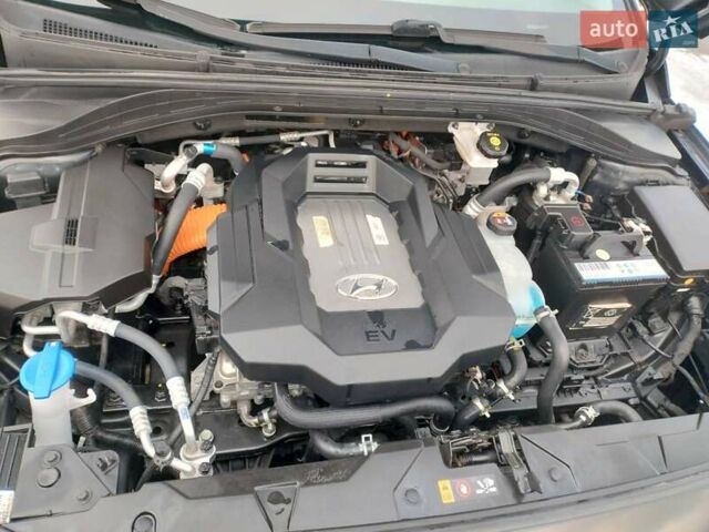 Черный Хендай Ioniq, объемом двигателя 0 л и пробегом 113 тыс. км за 14600 $, фото 21 на Automoto.ua