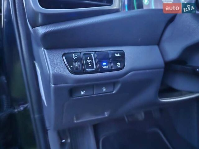 Черный Хендай Ioniq, объемом двигателя 0 л и пробегом 180 тыс. км за 14300 $, фото 33 на Automoto.ua
