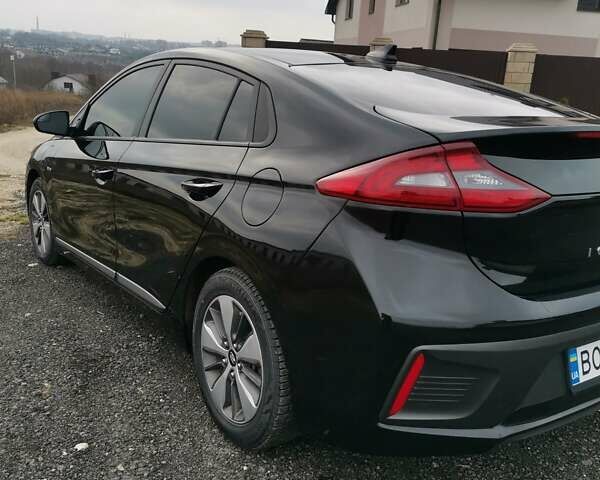 Черный Хендай Ioniq, объемом двигателя 1.58 л и пробегом 41 тыс. км за 15000 $, фото 9 на Automoto.ua