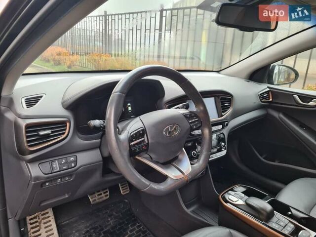 Черный Хендай Ioniq, объемом двигателя 0 л и пробегом 142 тыс. км за 13500 $, фото 11 на Automoto.ua
