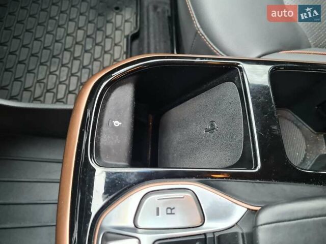 Черный Хендай Ioniq, объемом двигателя 0 л и пробегом 142 тыс. км за 13500 $, фото 18 на Automoto.ua