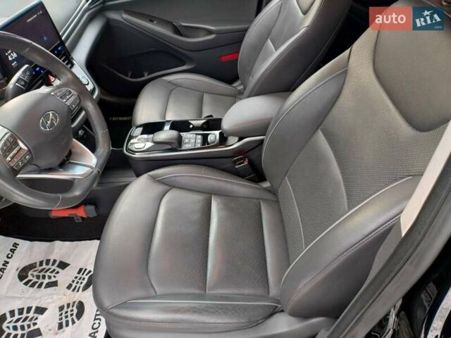 Черный Хендай Ioniq, объемом двигателя 0 л и пробегом 113 тыс. км за 14600 $, фото 10 на Automoto.ua