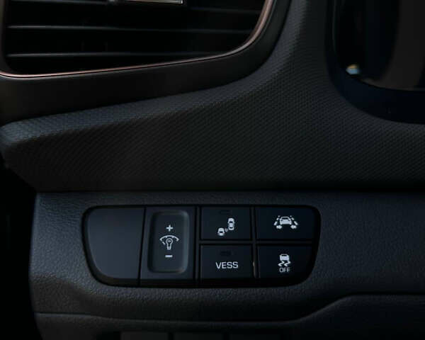 Черный Хендай Ioniq, объемом двигателя 0 л и пробегом 111 тыс. км за 12900 $, фото 18 на Automoto.ua