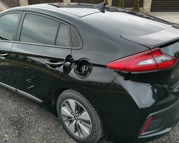 Черный Хендай Ioniq, объемом двигателя 1.58 л и пробегом 41 тыс. км за 15000 $, фото 11 на Automoto.ua