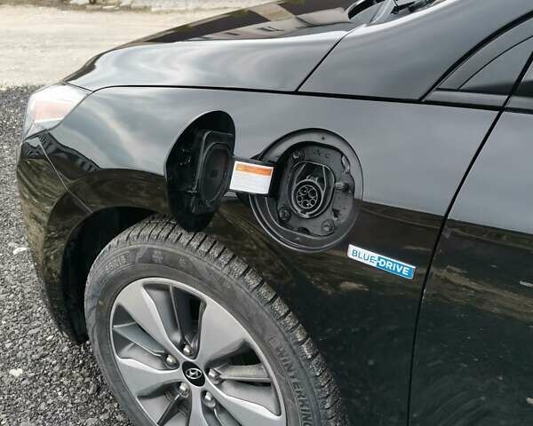 Черный Хендай Ioniq, объемом двигателя 1.58 л и пробегом 41 тыс. км за 15000 $, фото 14 на Automoto.ua