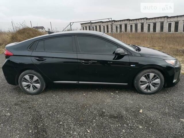 Черный Хендай Ioniq, объемом двигателя 1.58 л и пробегом 41 тыс. км за 15000 $, фото 2 на Automoto.ua