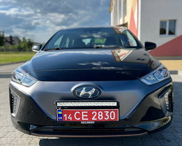 Черный Хендай Ioniq, объемом двигателя 0 л и пробегом 111 тыс. км за 12900 $, фото 1 на Automoto.ua