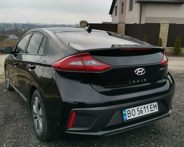 Черный Хендай Ioniq, объемом двигателя 1.58 л и пробегом 41 тыс. км за 15000 $, фото 7 на Automoto.ua