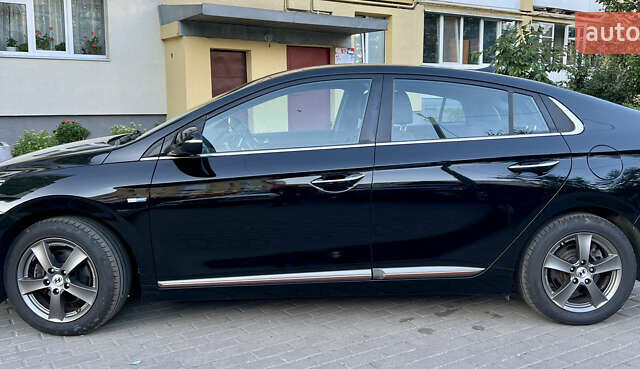 Чорний Хендай Ioniq, об'ємом двигуна 0 л та пробігом 94 тис. км за 13890 $, фото 32 на Automoto.ua