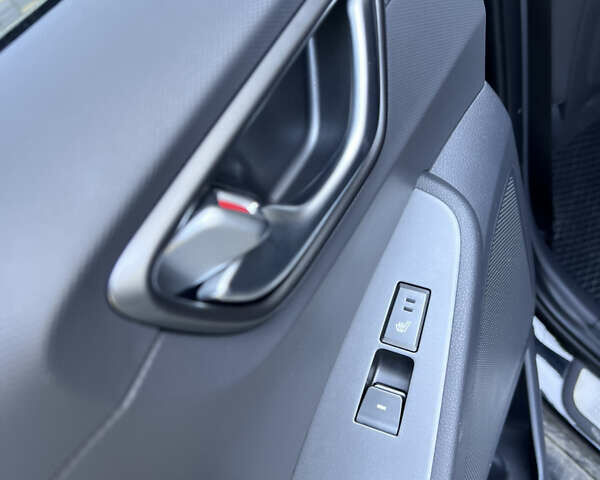 Чорний Хендай Ioniq, об'ємом двигуна 0 л та пробігом 71 тис. км за 15900 $, фото 17 на Automoto.ua