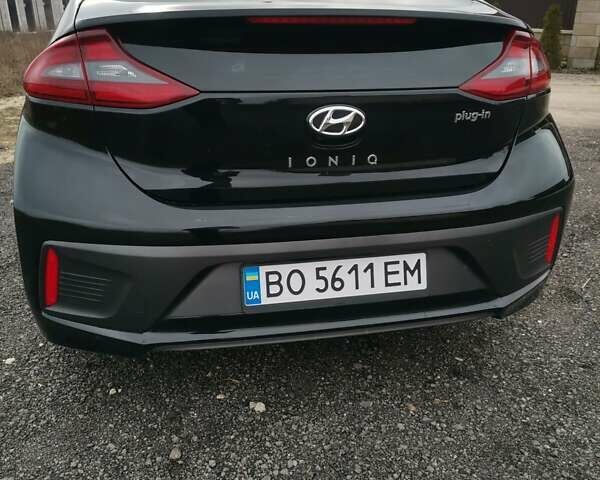 Черный Хендай Ioniq, объемом двигателя 1.58 л и пробегом 41 тыс. км за 15000 $, фото 16 на Automoto.ua