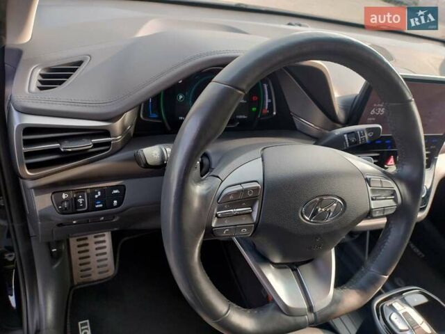 Черный Хендай Ioniq, объемом двигателя 0 л и пробегом 113 тыс. км за 14600 $, фото 28 на Automoto.ua