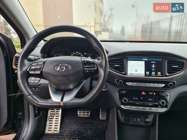 Черный Хендай Ioniq, объемом двигателя 0 л и пробегом 142 тыс. км за 13500 $, фото 34 на Automoto.ua
