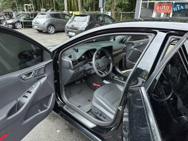 Черный Хендай Ioniq, объемом двигателя 0 л и пробегом 100 тыс. км за 16850 $, фото 5 на Automoto.ua