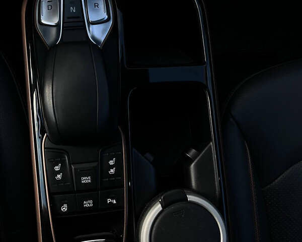 Черный Хендай Ioniq, объемом двигателя 0 л и пробегом 111 тыс. км за 12900 $, фото 16 на Automoto.ua