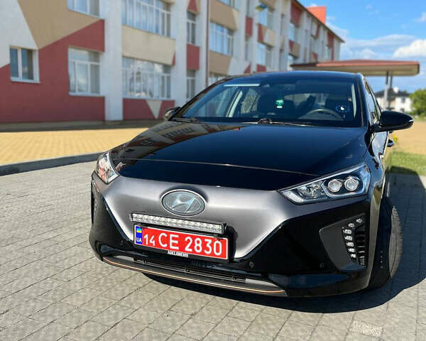 Черный Хендай Ioniq, объемом двигателя 0 л и пробегом 111 тыс. км за 12900 $, фото 4 на Automoto.ua