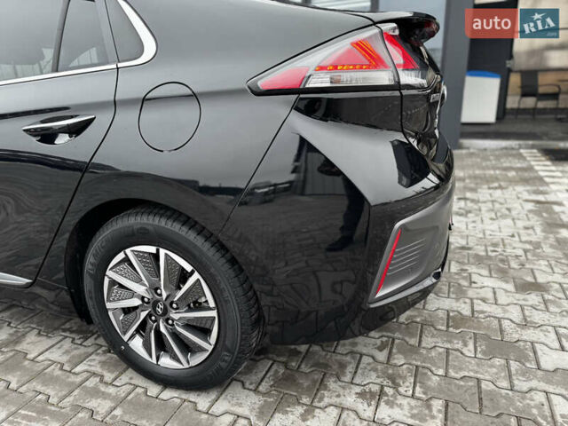 Черный Хендай Ioniq, объемом двигателя 0 л и пробегом 47 тыс. км за 16100 $, фото 66 на Automoto.ua