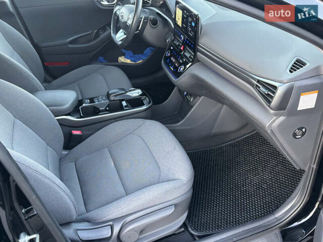 Черный Хендай Ioniq, объемом двигателя 0 л и пробегом 158 тыс. км за 15450 $, фото 36 на Automoto.ua