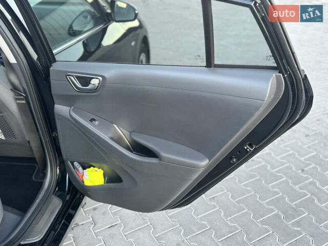 Черный Хендай Ioniq, объемом двигателя 0 л и пробегом 158 тыс. км за 15450 $, фото 33 на Automoto.ua