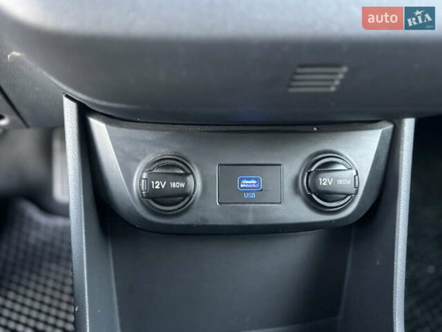 Черный Хендай Ioniq, объемом двигателя 0 л и пробегом 158 тыс. км за 15450 $, фото 27 на Automoto.ua