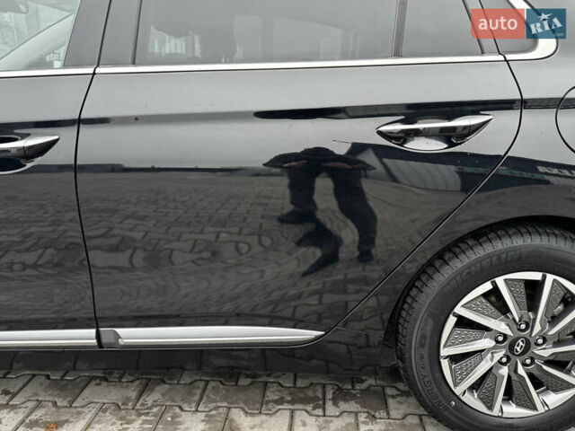 Черный Хендай Ioniq, объемом двигателя 0 л и пробегом 47 тыс. км за 16100 $, фото 65 на Automoto.ua