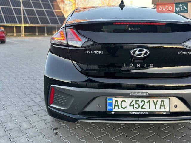 Черный Хендай Ioniq, объемом двигателя 0 л и пробегом 158 тыс. км за 15450 $, фото 11 на Automoto.ua