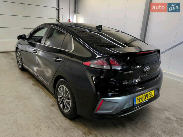 Черный Хендай Ioniq, объемом двигателя 0 л и пробегом 119 тыс. км за 16500 $, фото 2 на Automoto.ua