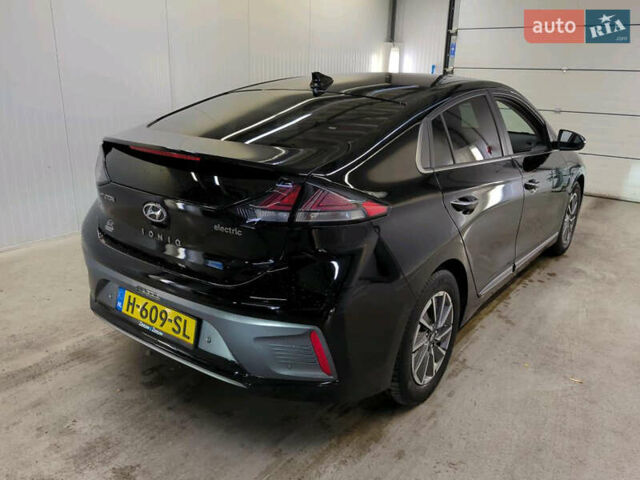 Черный Хендай Ioniq, объемом двигателя 0 л и пробегом 119 тыс. км за 16500 $, фото 3 на Automoto.ua