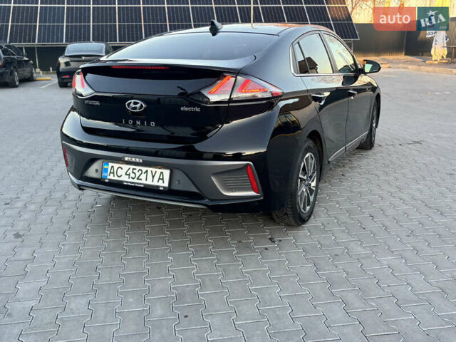 Черный Хендай Ioniq, объемом двигателя 0 л и пробегом 158 тыс. км за 15450 $, фото 10 на Automoto.ua