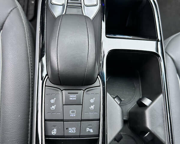 Черный Хендай Ioniq, объемом двигателя 0 л и пробегом 119 тыс. км за 15999 $, фото 23 на Automoto.ua
