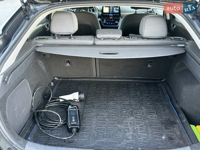 Черный Хендай Ioniq, объемом двигателя 0 л и пробегом 158 тыс. км за 15450 $, фото 32 на Automoto.ua