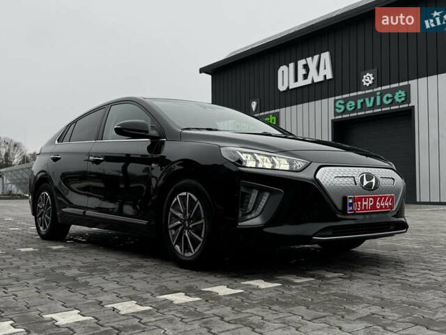 Черный Хендай Ioniq, объемом двигателя 0 л и пробегом 47 тыс. км за 16100 $, фото 8 на Automoto.ua