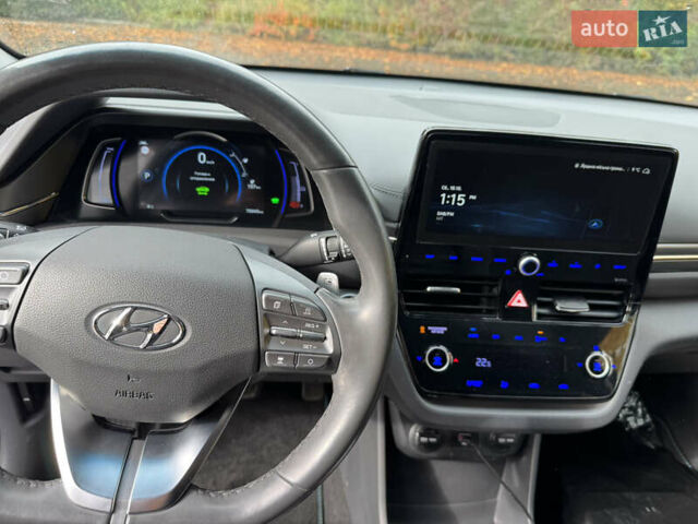 Хендай Ioniq 2020 у Луцьку на Automoto.ua Чорний Хендай Ioniq, об'ємом двигуна 0 л та пробігом 70 тис. км за 14900 $, фото 17 на Automoto.ua