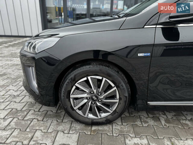 Черный Хендай Ioniq, объемом двигателя 0 л и пробегом 47 тыс. км за 16100 $, фото 63 на Automoto.ua