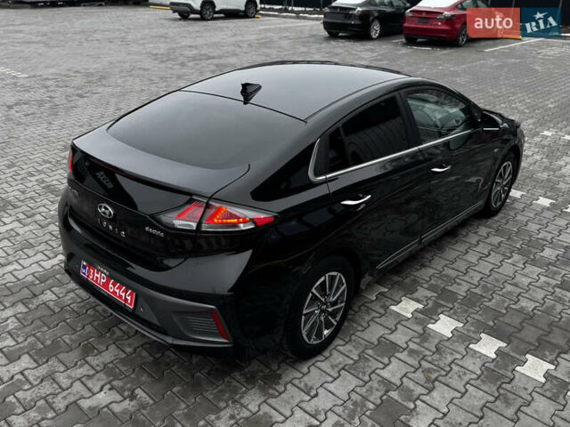 Черный Хендай Ioniq, объемом двигателя 0 л и пробегом 47 тыс. км за 16100 $, фото 14 на Automoto.ua