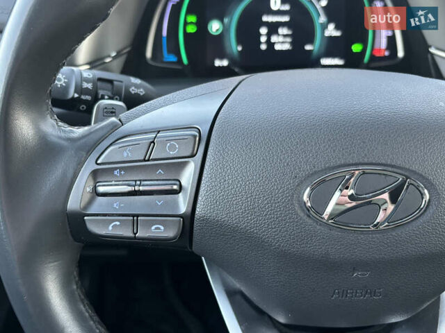 Черный Хендай Ioniq, объемом двигателя 0 л и пробегом 158 тыс. км за 15450 $, фото 43 на Automoto.ua