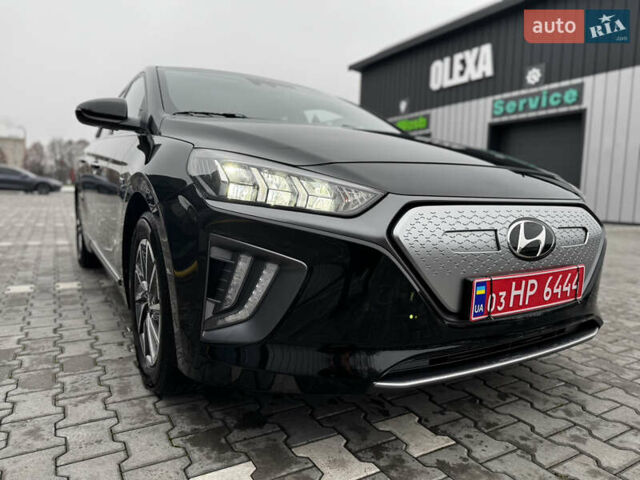 Черный Хендай Ioniq, объемом двигателя 0 л и пробегом 47 тыс. км за 16100 $, фото 19 на Automoto.ua