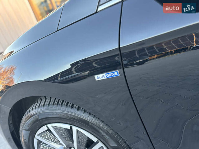 Черный Хендай Ioniq, объемом двигателя 0 л и пробегом 158 тыс. км за 15450 $, фото 6 на Automoto.ua