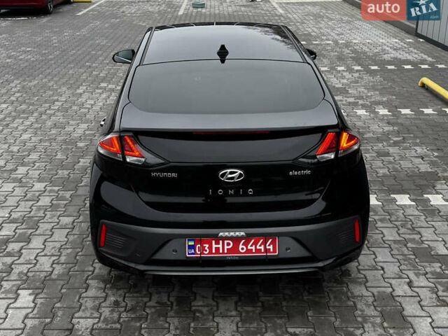 Черный Хендай Ioniq, объемом двигателя 0 л и пробегом 47 тыс. км за 16100 $, фото 13 на Automoto.ua