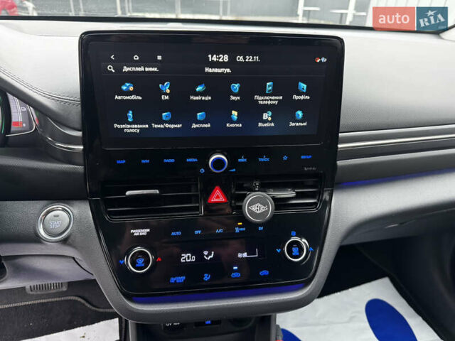 Черный Хендай Ioniq, объемом двигателя 0 л и пробегом 47 тыс. км за 16100 $, фото 30 на Automoto.ua