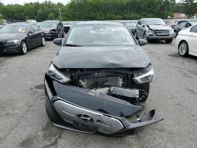 Чорний Хендай Ioniq, об'ємом двигуна 0 л та пробігом 150 тис. км за 9300 $, фото 4 на Automoto.ua