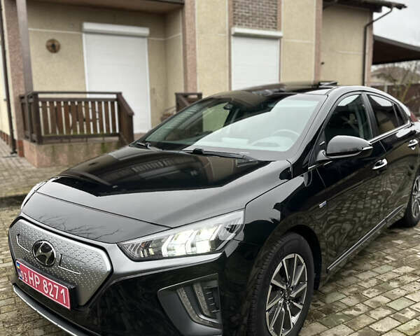 Черный Хендай Ioniq, объемом двигателя 0 л и пробегом 119 тыс. км за 15999 $, фото 9 на Automoto.ua