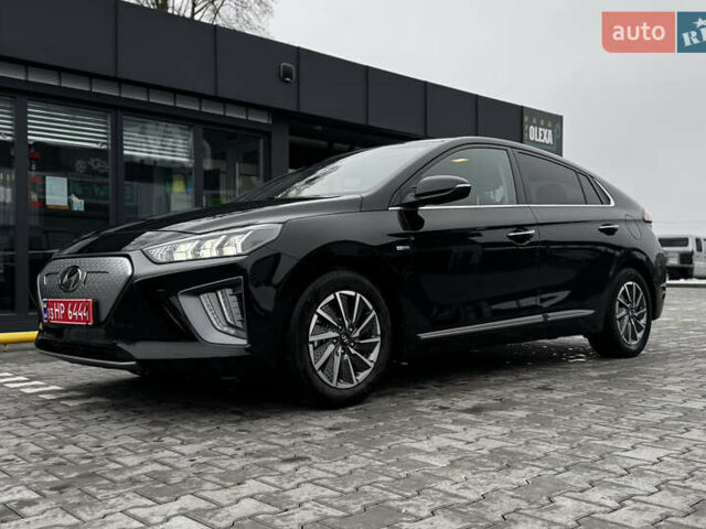 Черный Хендай Ioniq, объемом двигателя 0 л и пробегом 47 тыс. км за 16100 $, фото 1 на Automoto.ua