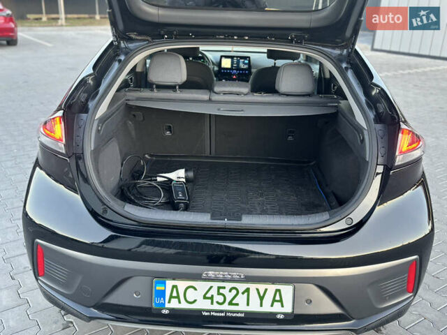 Черный Хендай Ioniq, объемом двигателя 0 л и пробегом 158 тыс. км за 15450 $, фото 31 на Automoto.ua