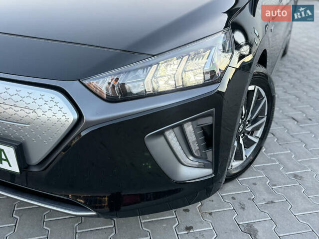 Черный Хендай Ioniq, объемом двигателя 0 л и пробегом 158 тыс. км за 15450 $, фото 3 на Automoto.ua